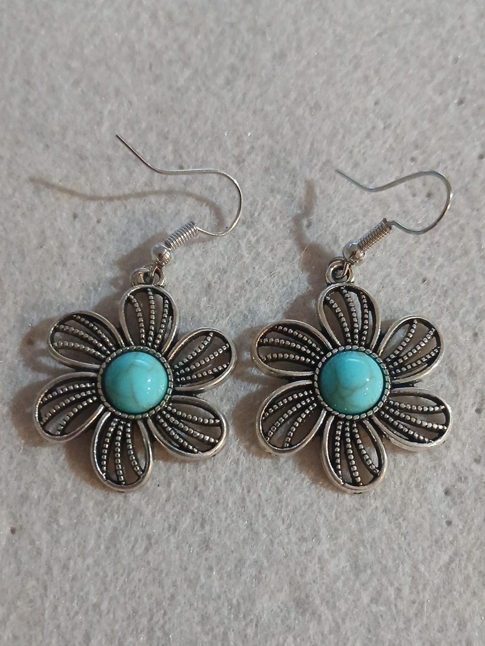 233- Turquoise Center Flower Drop Earrings - Silver Tone